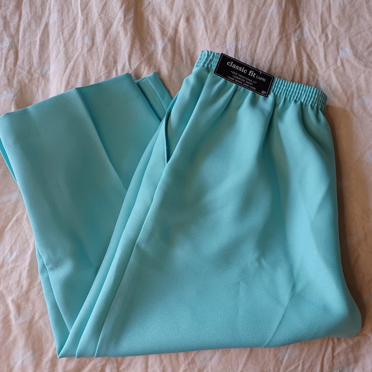 NWT Alfred Dunner #Capri Pants in Mint. Size 8. - Depop