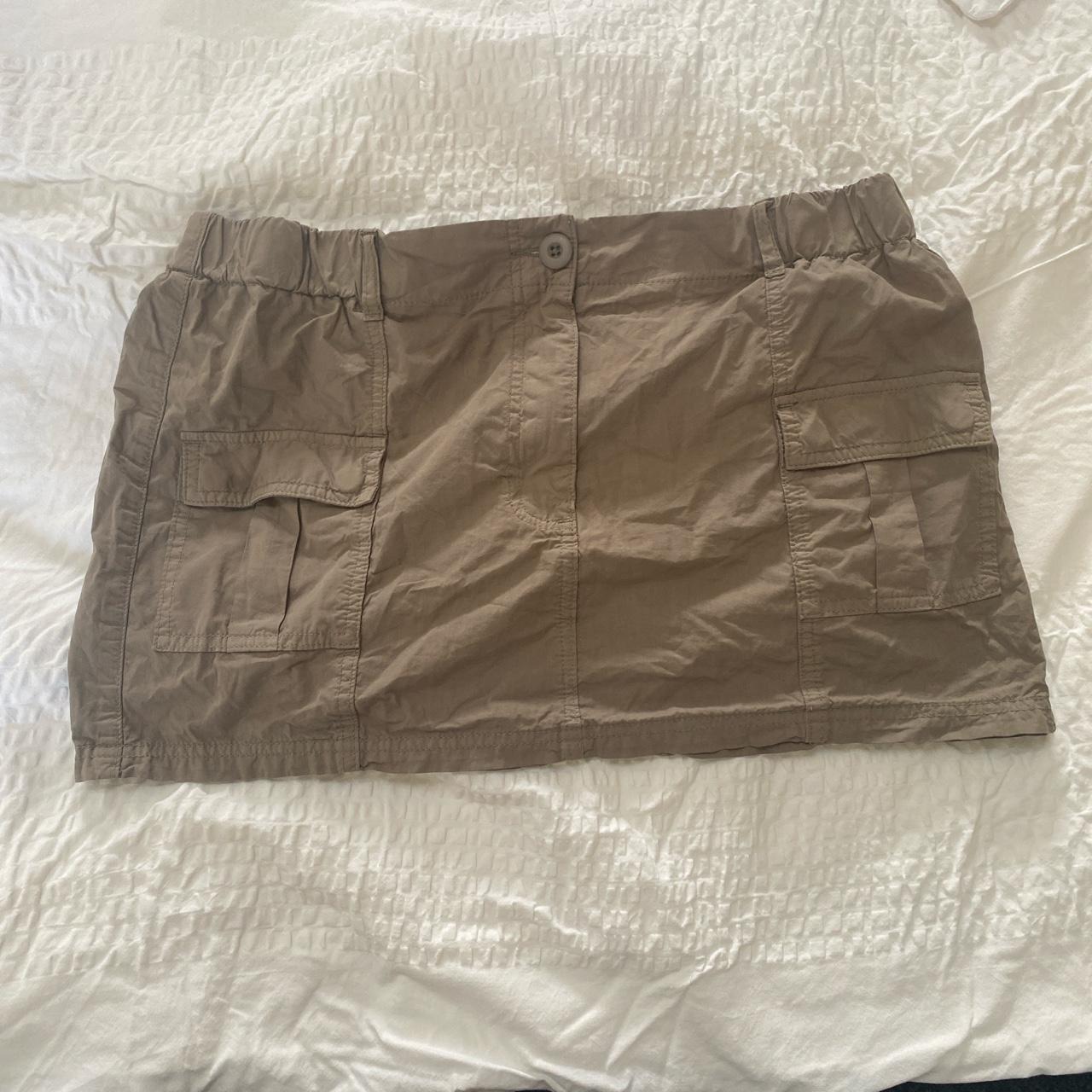 Cargo mini skirt from Glassons Super cute khaki... - Depop