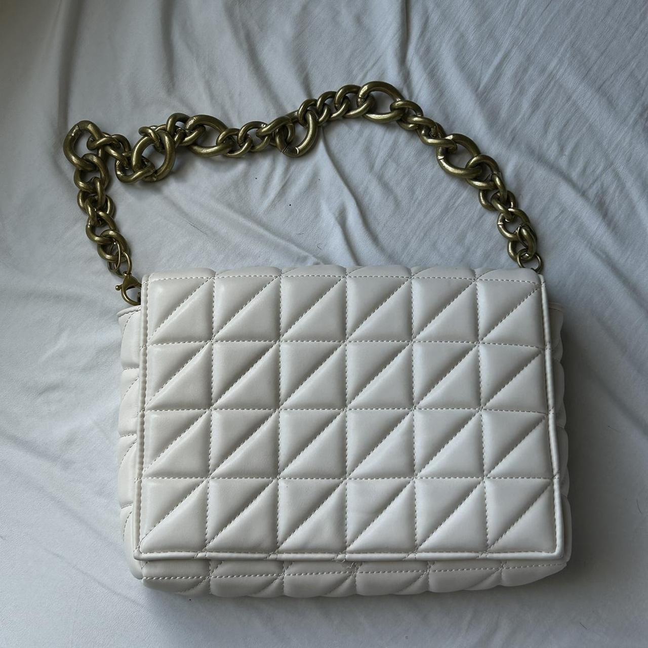 Zara quilted shoulder bag with chain🤍 zara... Depop