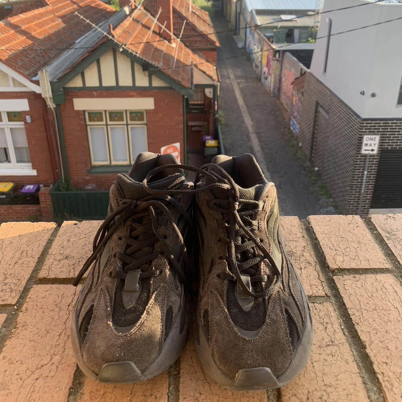 yeezy 700 size 7