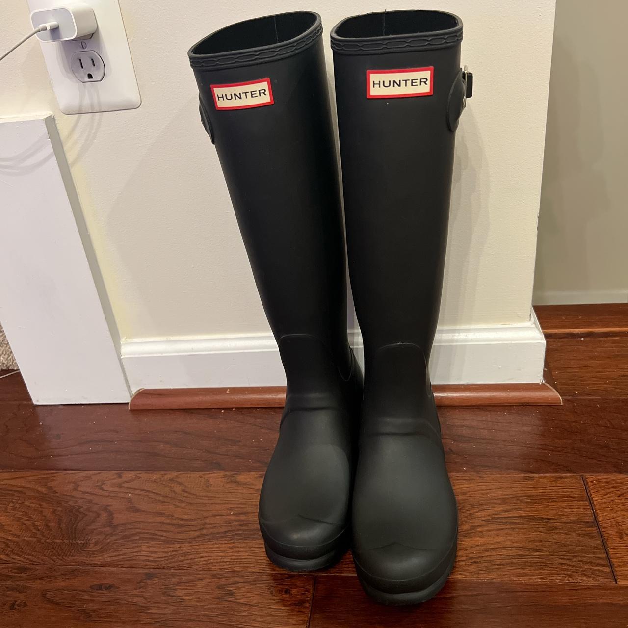 Hunter Women's Black Boots | Depop