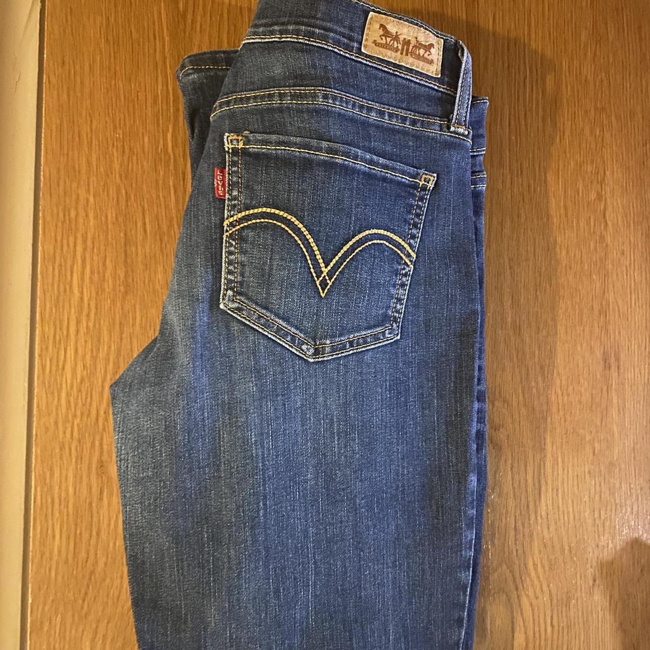 Levi 524 jeans Low rise w28 L29 - Depop