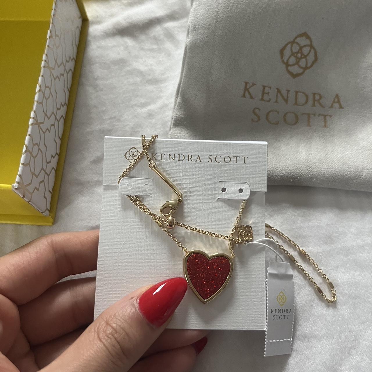 Ari Heart Gold Pendant Necklace in Neon Pink Magnesite | Kendra Scott