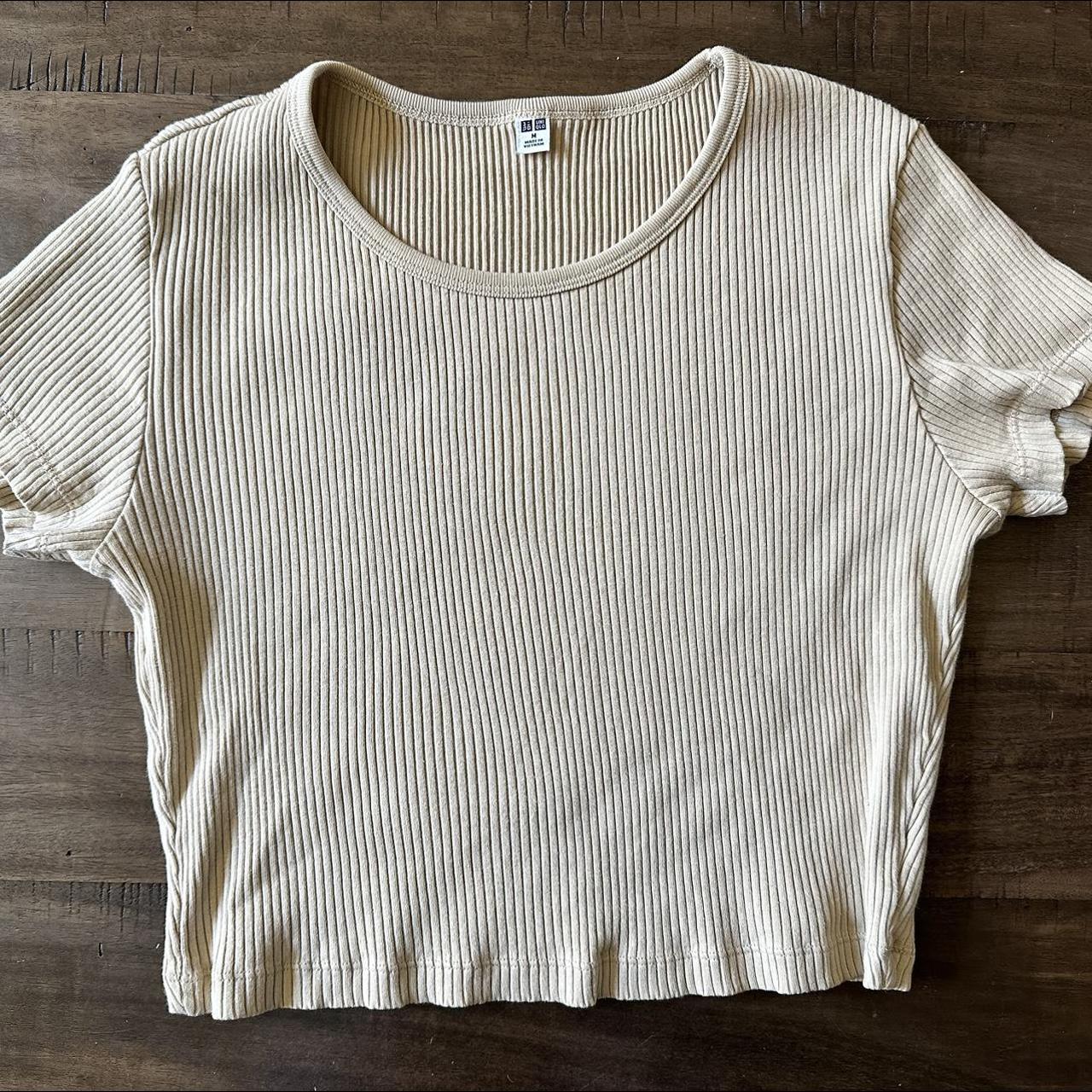 UNIQLO Women's Tan and Brown Crop-top | Depop