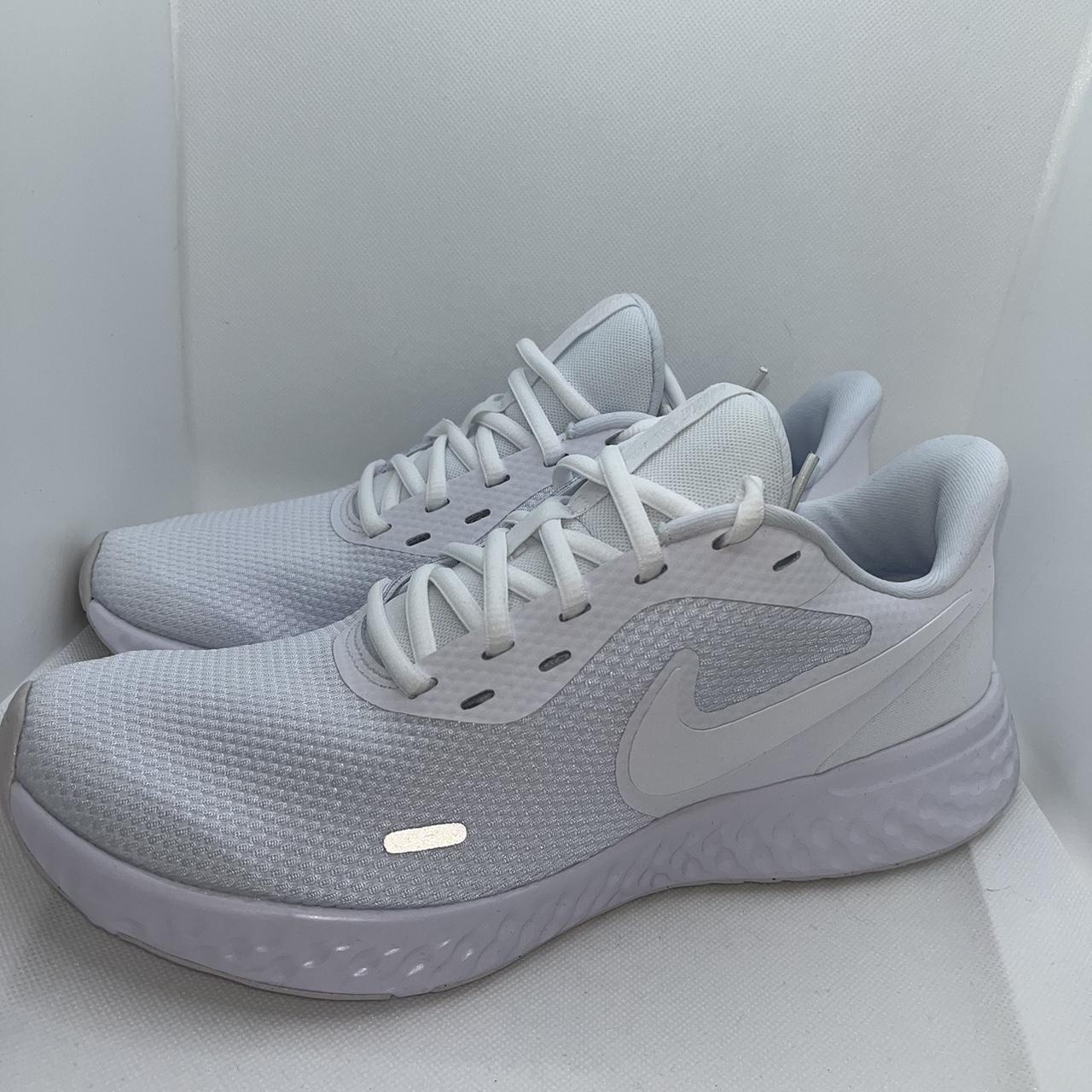 nike revolution 5 men's white