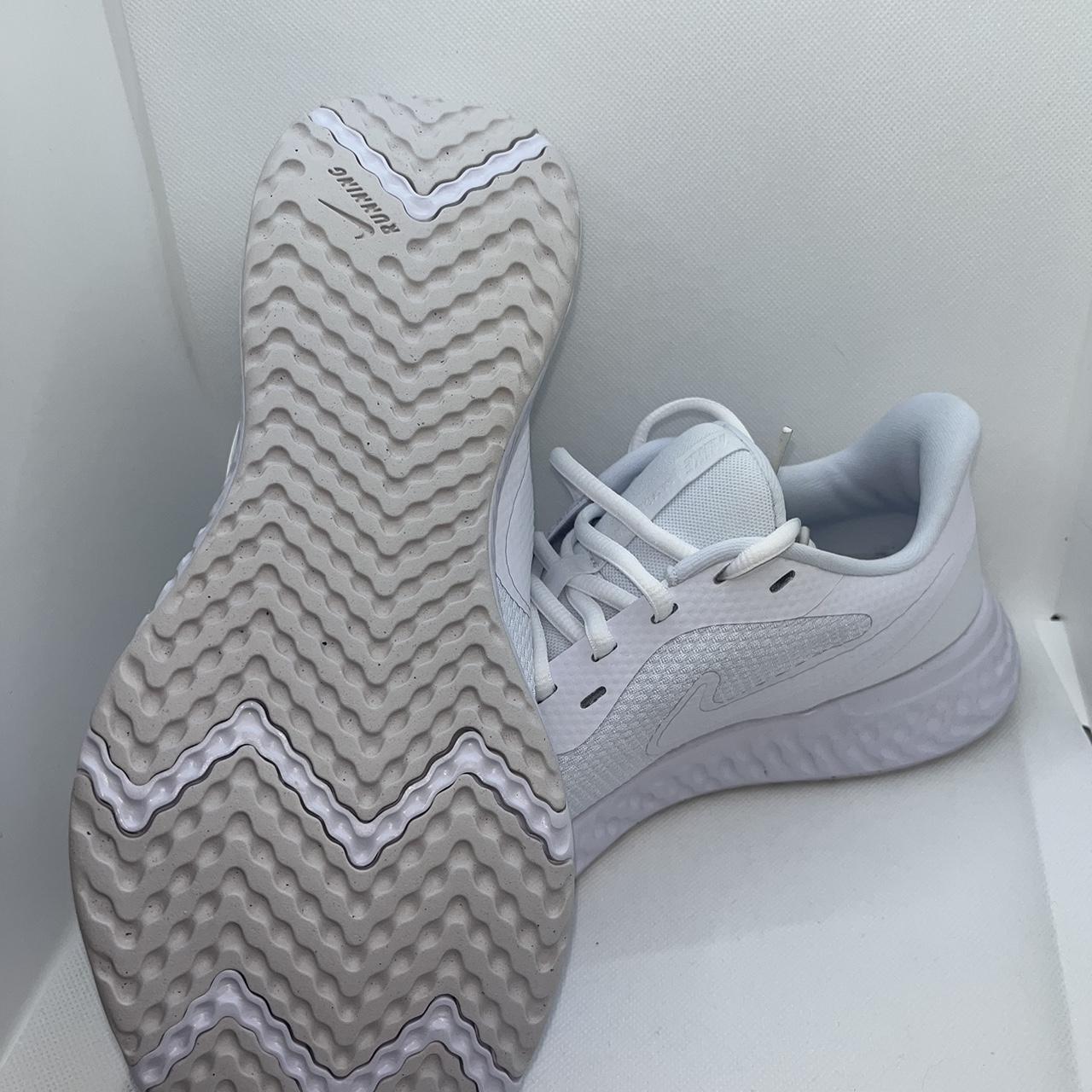 revolution 5 nike white