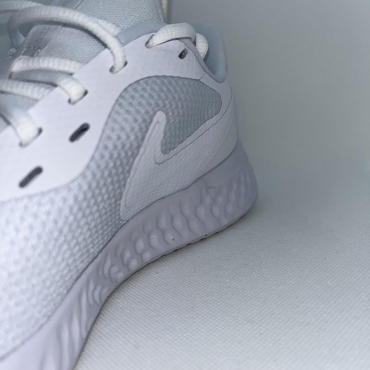 revolution 5 nike white