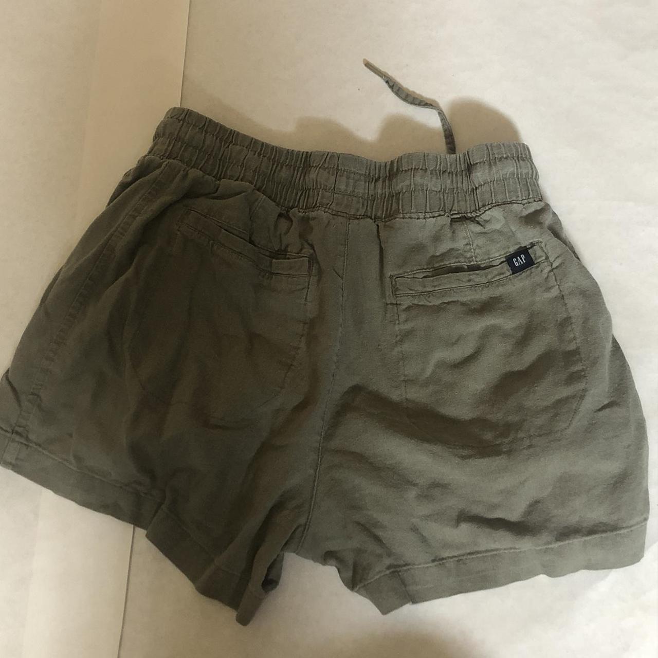 Gap Women's Green Shorts | Depop