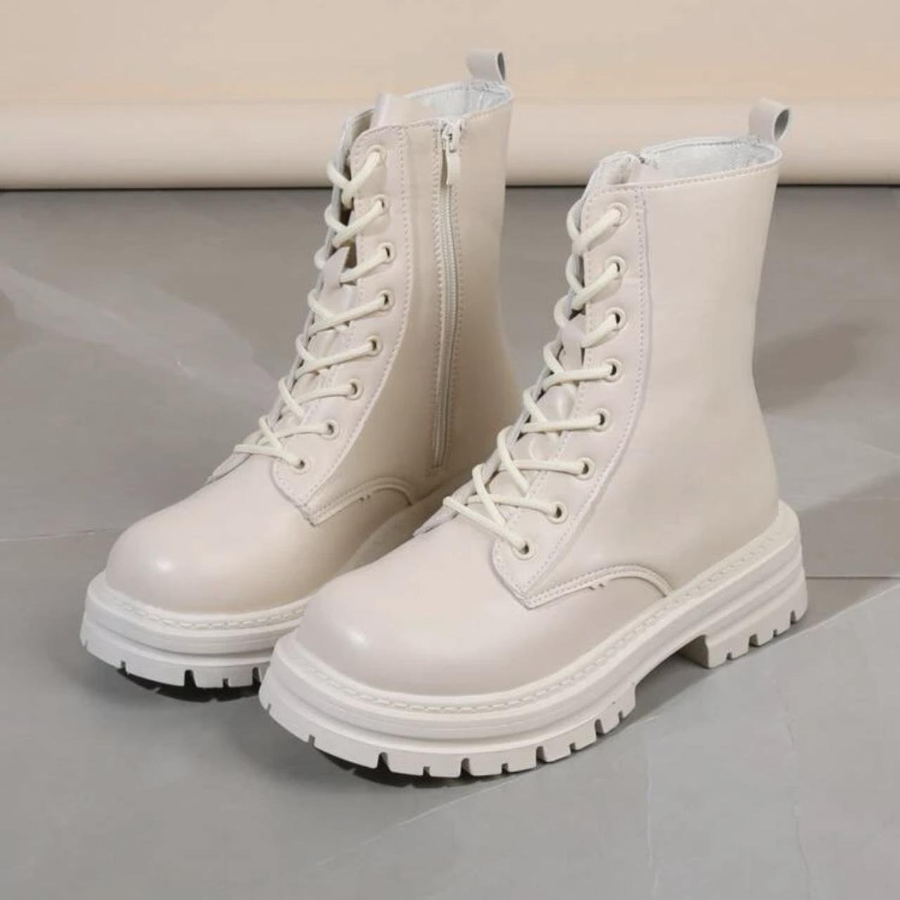 Women's Cream and White Boots | Depop