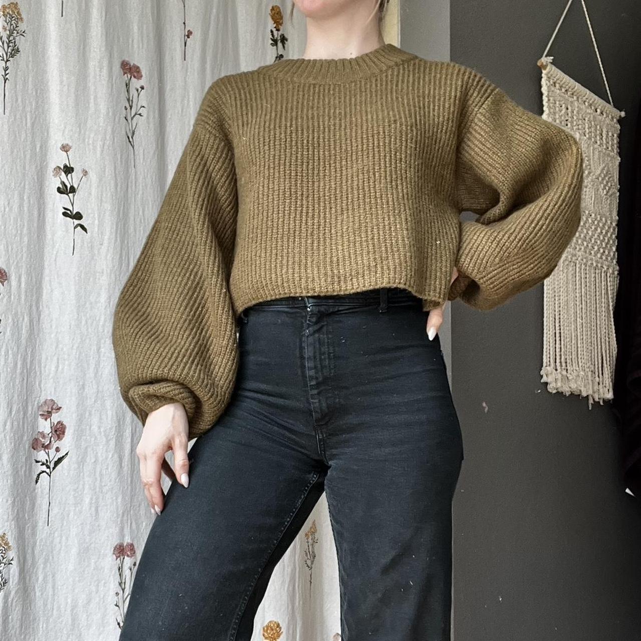 Urban outfitters cropped balloon sleeve sweater!... - Depop