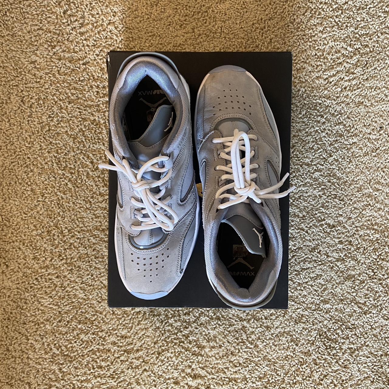 mens black and grey nike trainers