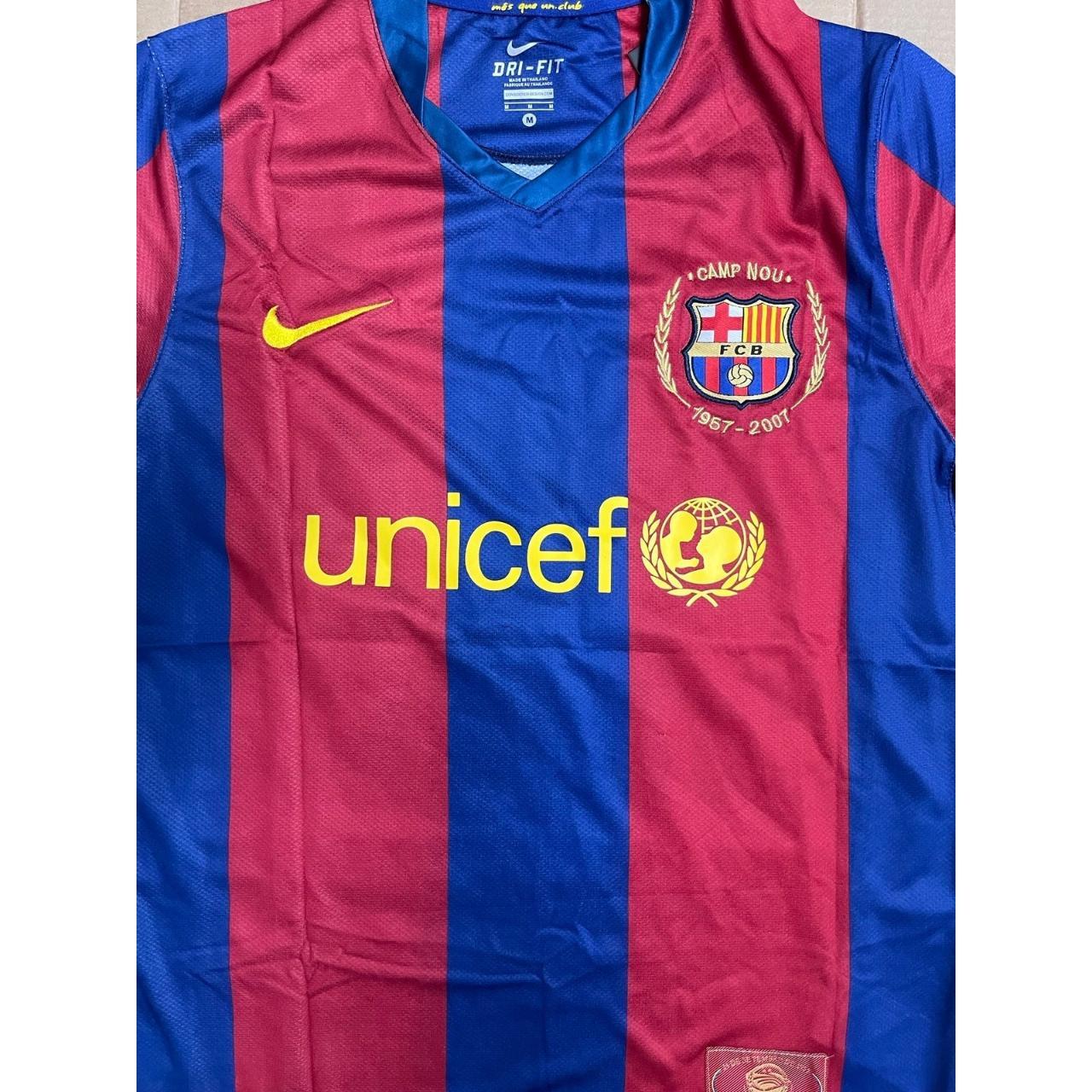 Barcelona Soccer Jersey Messi women's small - Depop