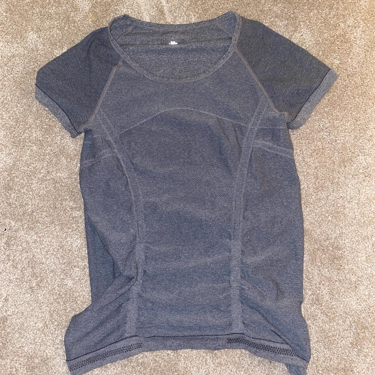 Athleta Women's Grey Tshirt Depop