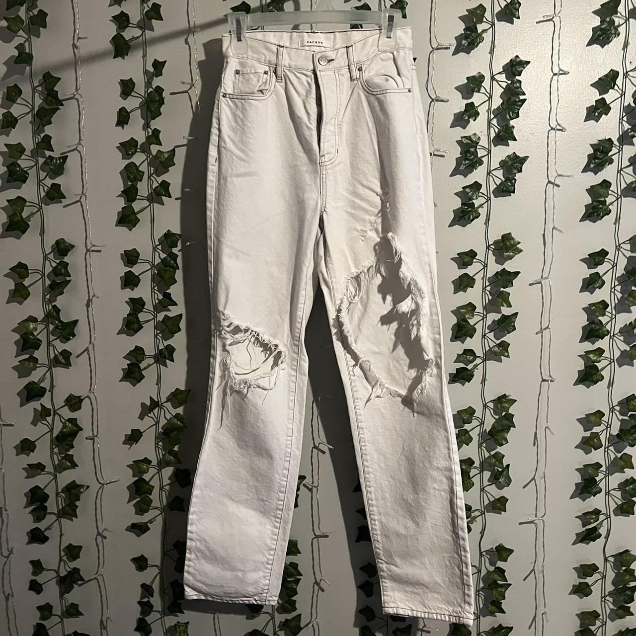 pacsun white dad jeans (for reference, i am 5'3, Depop