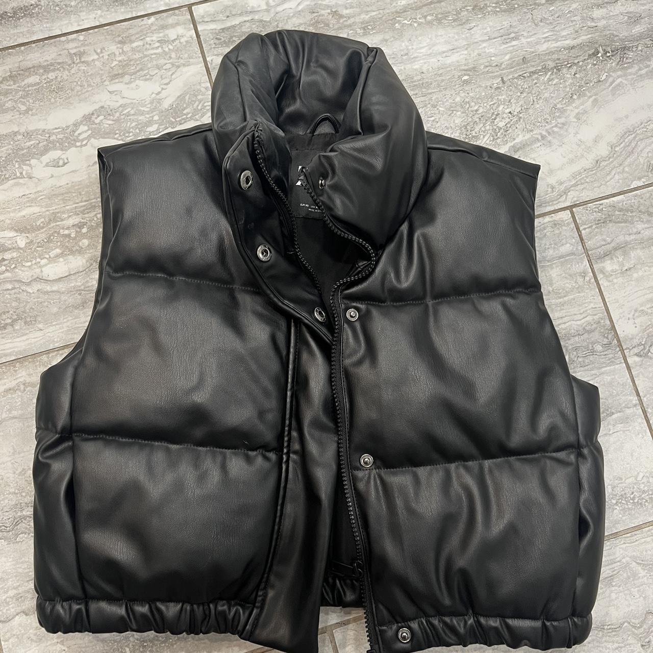 Zara Women's Black Gilet Depop