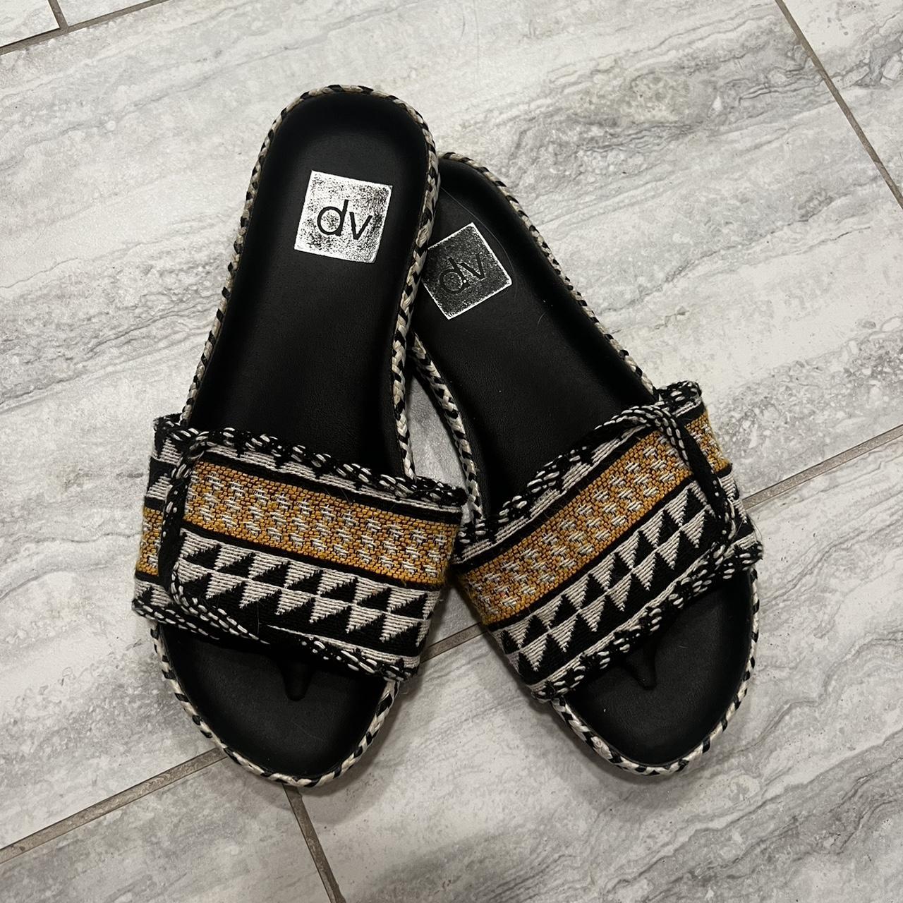 Dolce vita clearance black slides