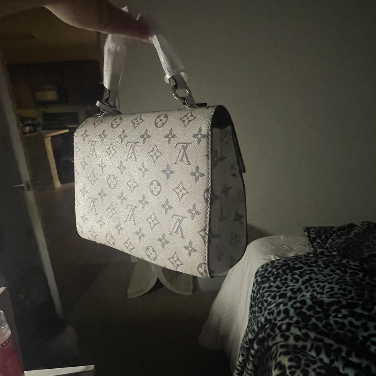 lv white grey hand bag with shoulder strap some scuffs - Depop