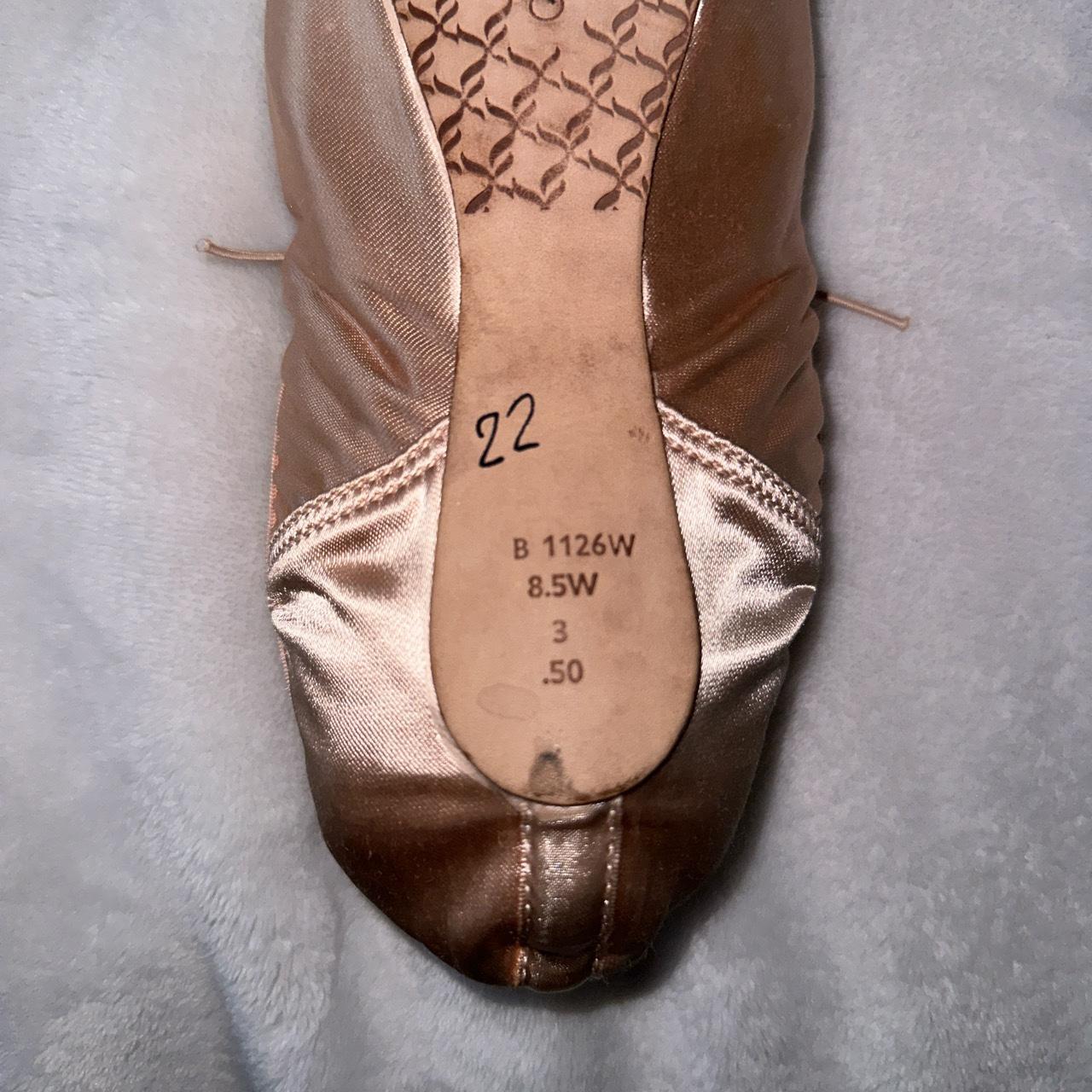 Capezio Women's Pink Balletshoes Depop