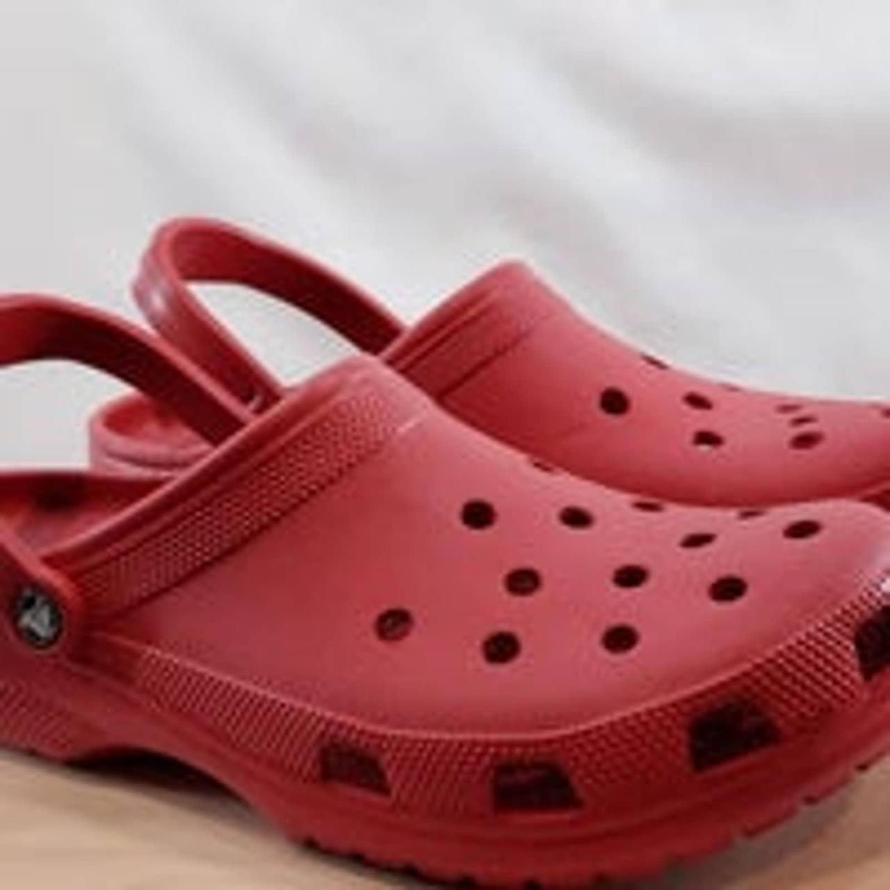 Red crocs discount mens size 13