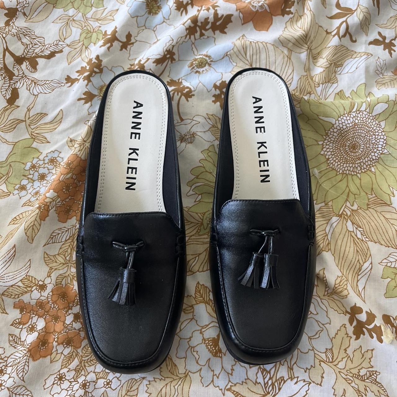 Anne Klein Women's Black Loafers | Depop
