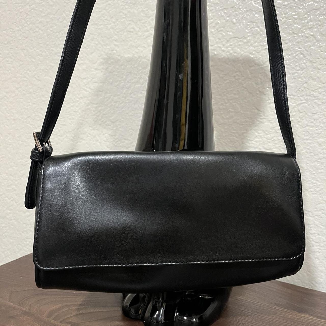 Villager bag Liz Claiborne black shoulder bag Very... Depop