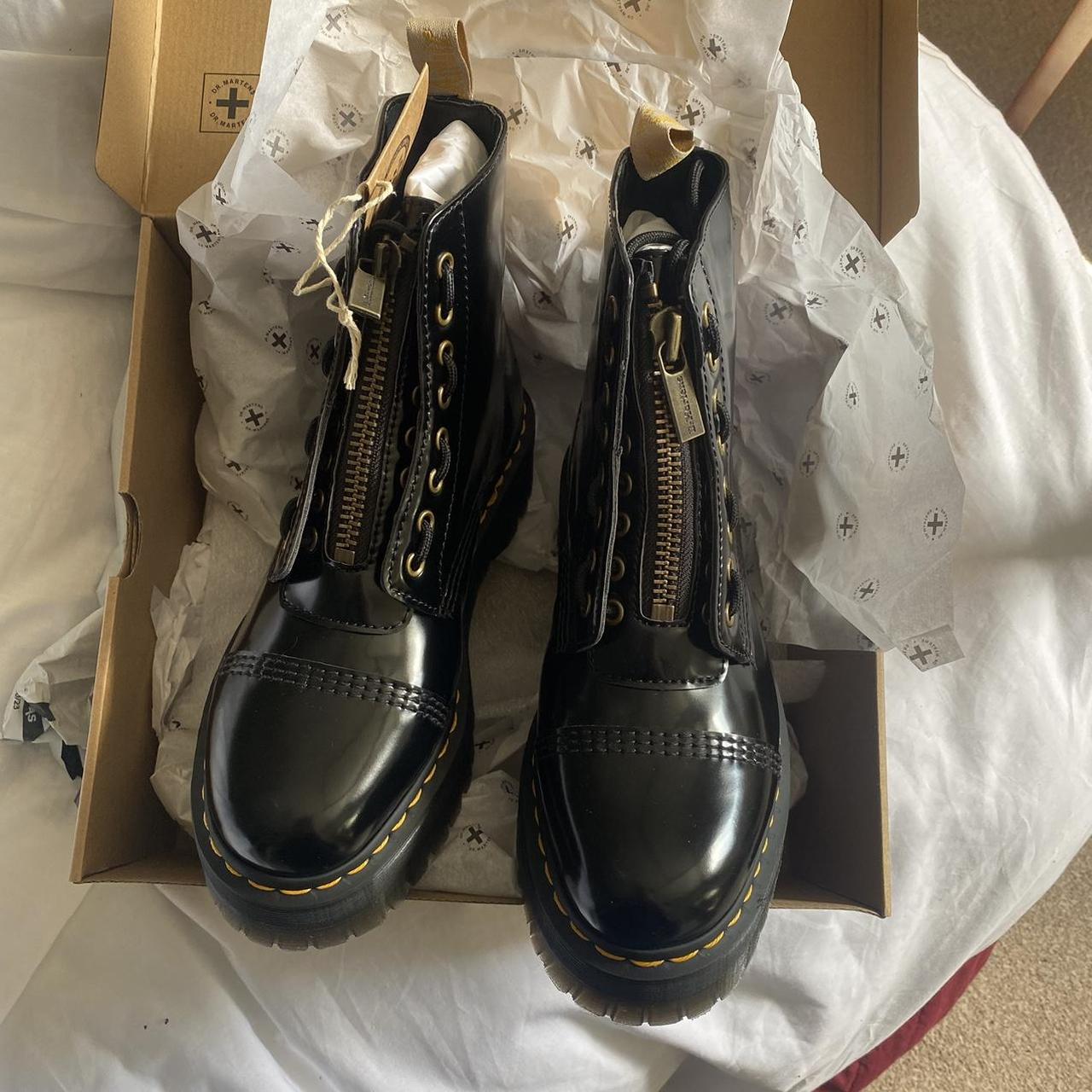 Brand new never worn. Vegan Sinclair platform Doc. Depop