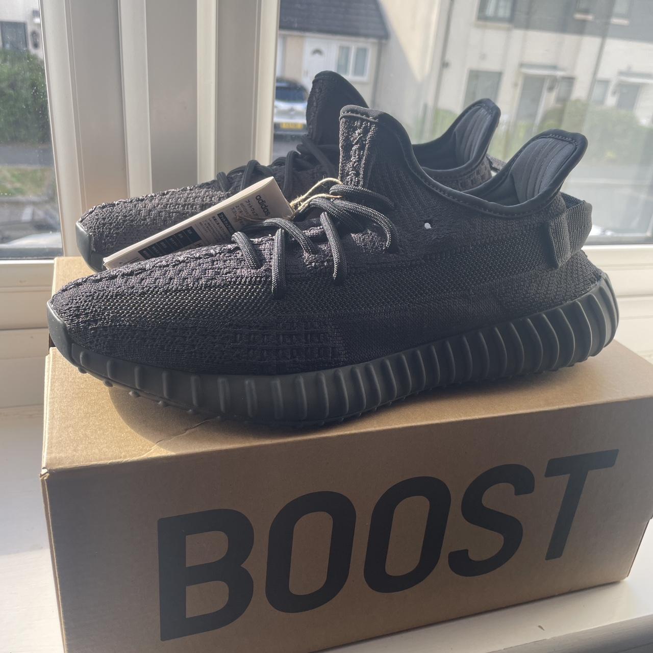 yeezy 350 v2 black 10.5