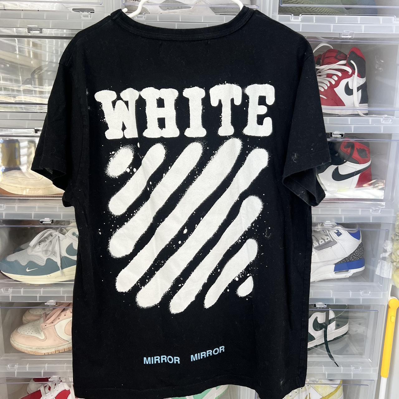 Off-White Men's Black and White T-shirt (2)