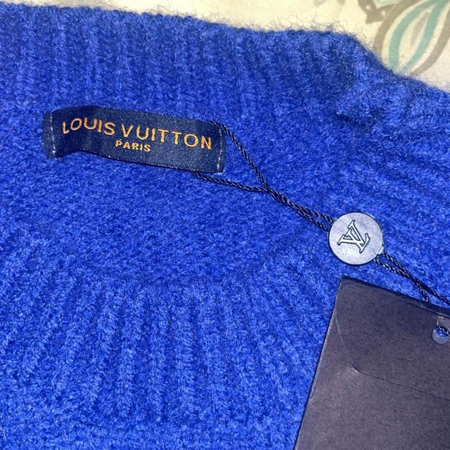 Louis Vuitton knit sweater size M Dm me offers