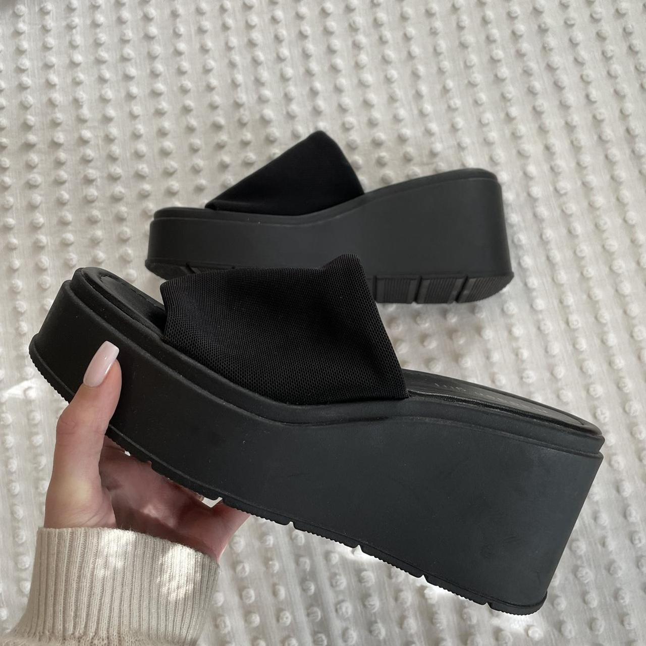 Steve Madden Women's Black Sandals | Depop