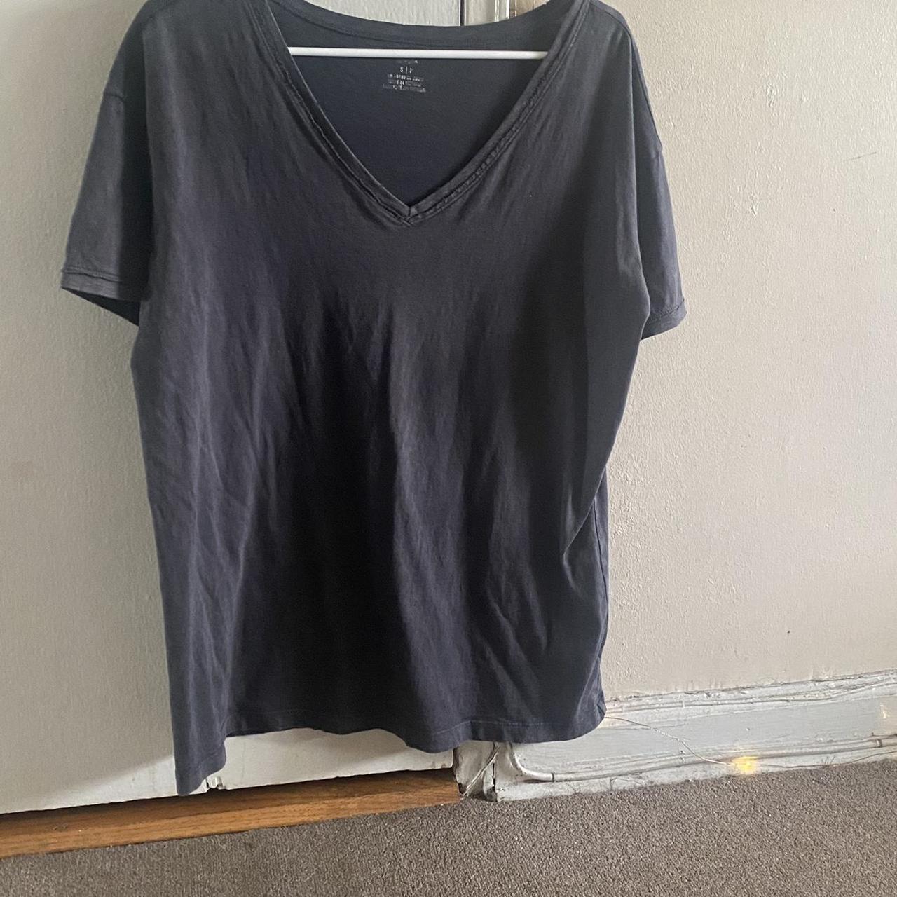 American Eagle Outfitters Women's White and Grey T-shirt | Depop