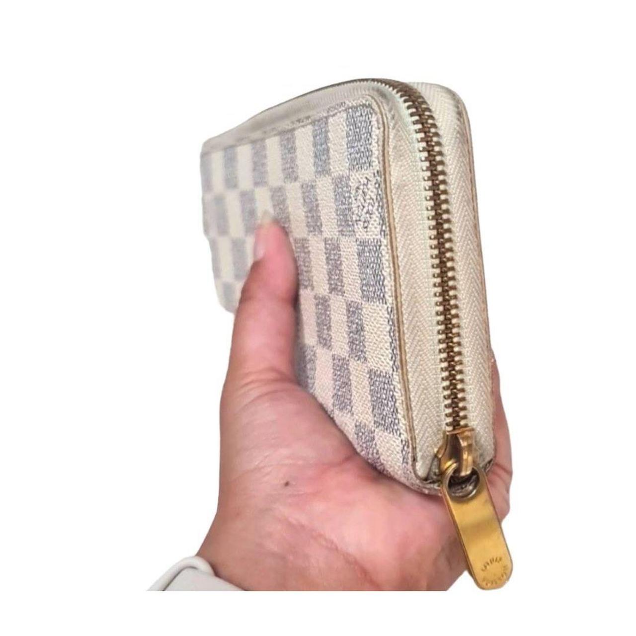 Cream Louis Vuitton Zippy Wallet In great - Depop