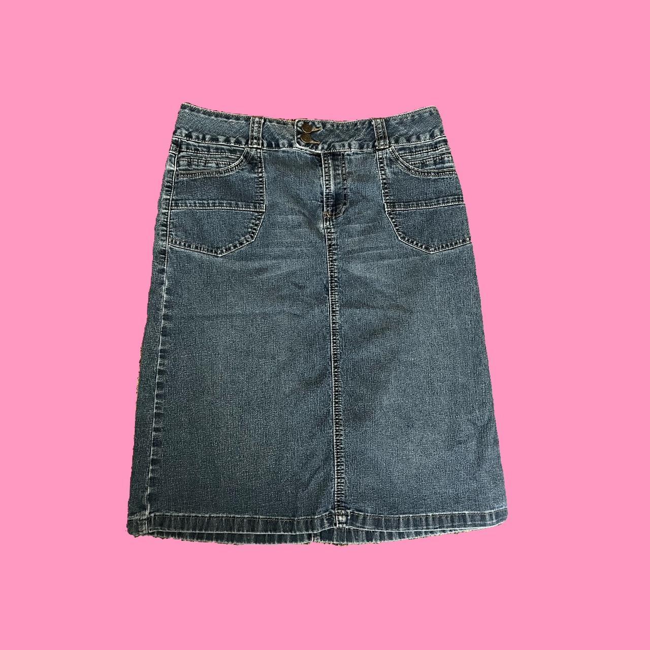 another cute cato midi denim skirt! love the pockets... - Depop