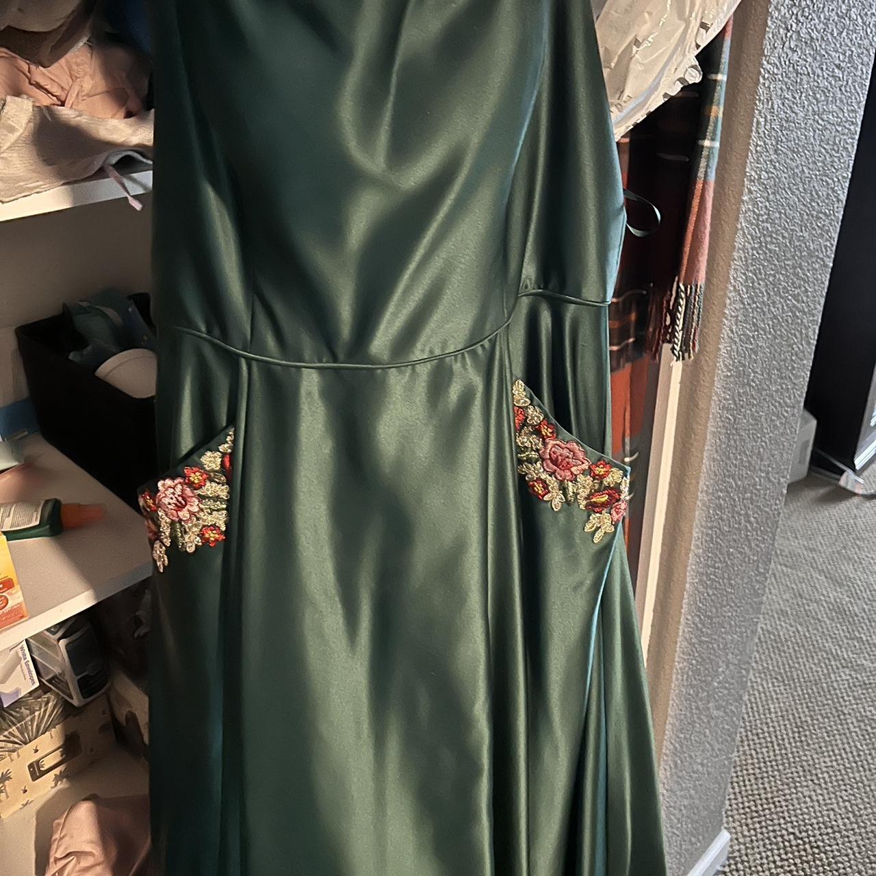 David's bridal emerald green prom outlet dress