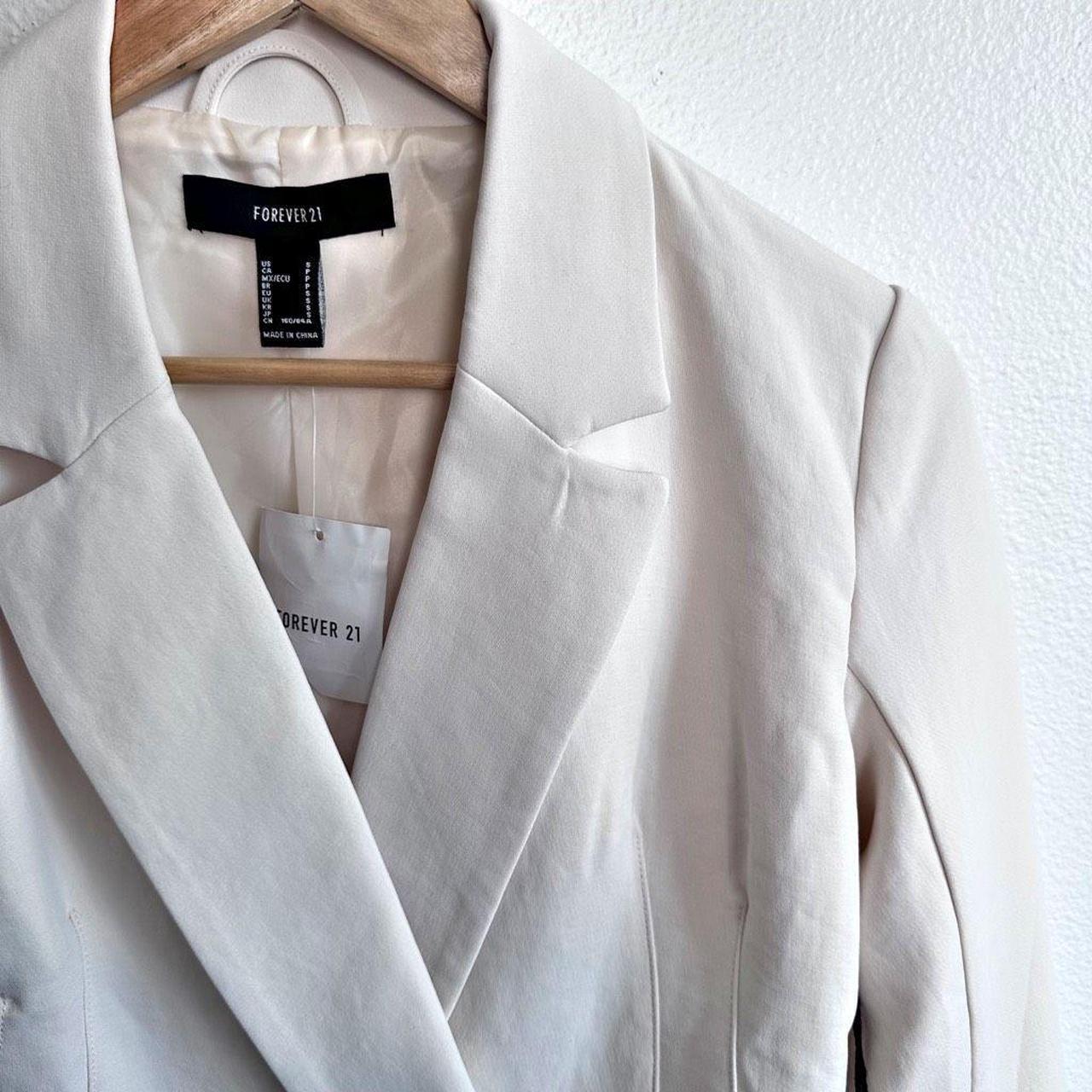 Stunning, lined, cropped blazer from FOREVER