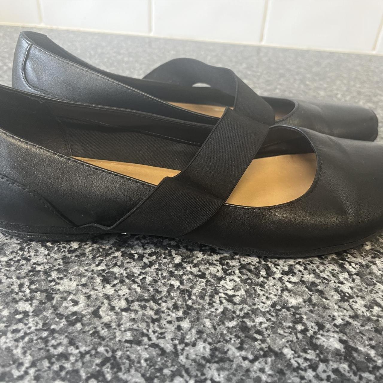 Clarks black leather flats ballet shoes excellent... - Depop