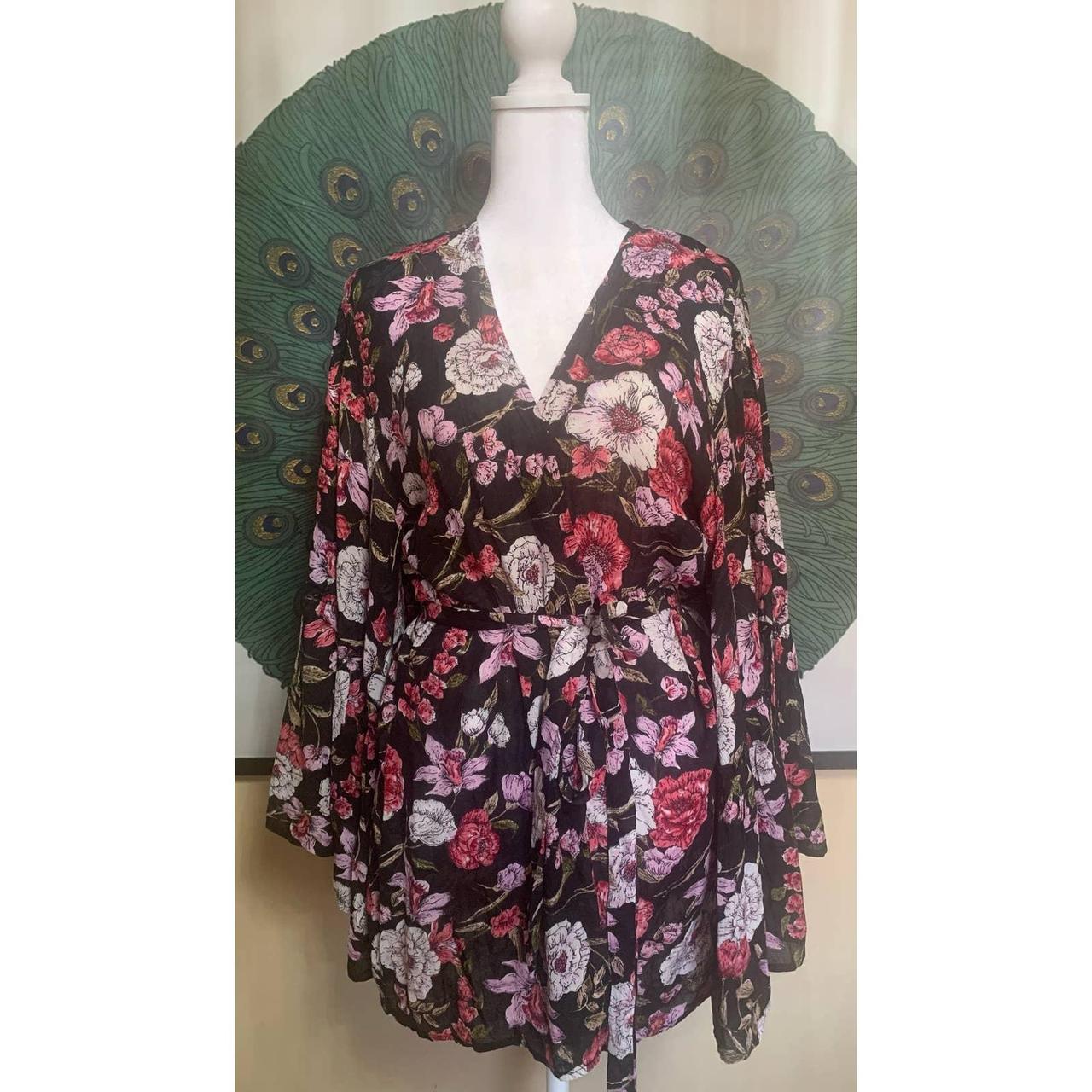 This Billabong Black Kimono Robe Top with floral... - Depop