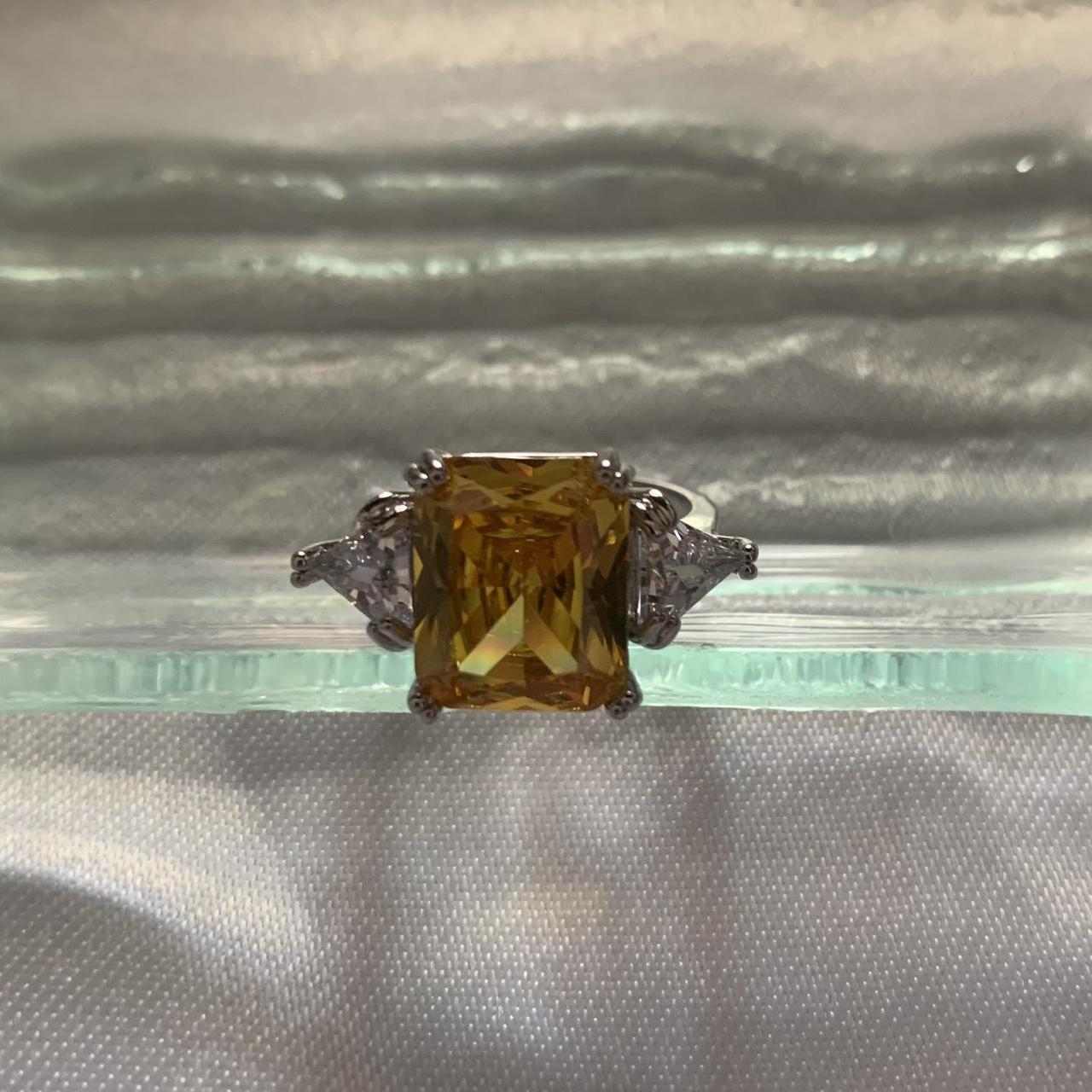 Lisa Marie Presley s Engagement Ring. Replica of