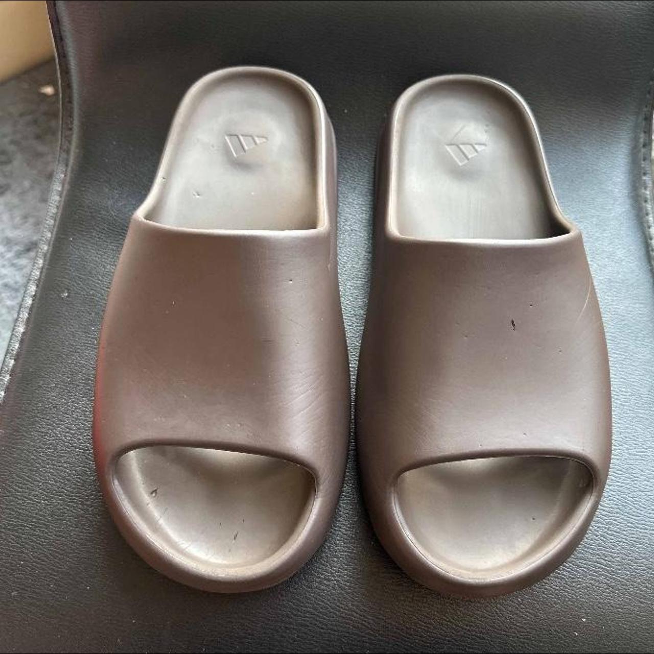 yeezy slide soot mens