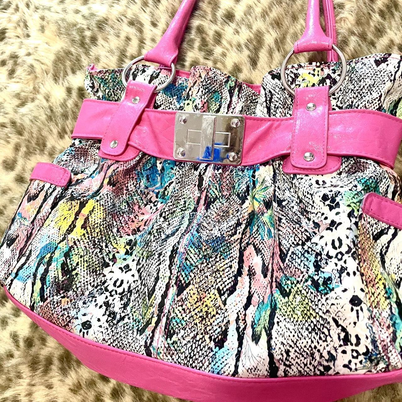 2000's TROPHY QUEEN PURSE! these babies are hard to - Depop
