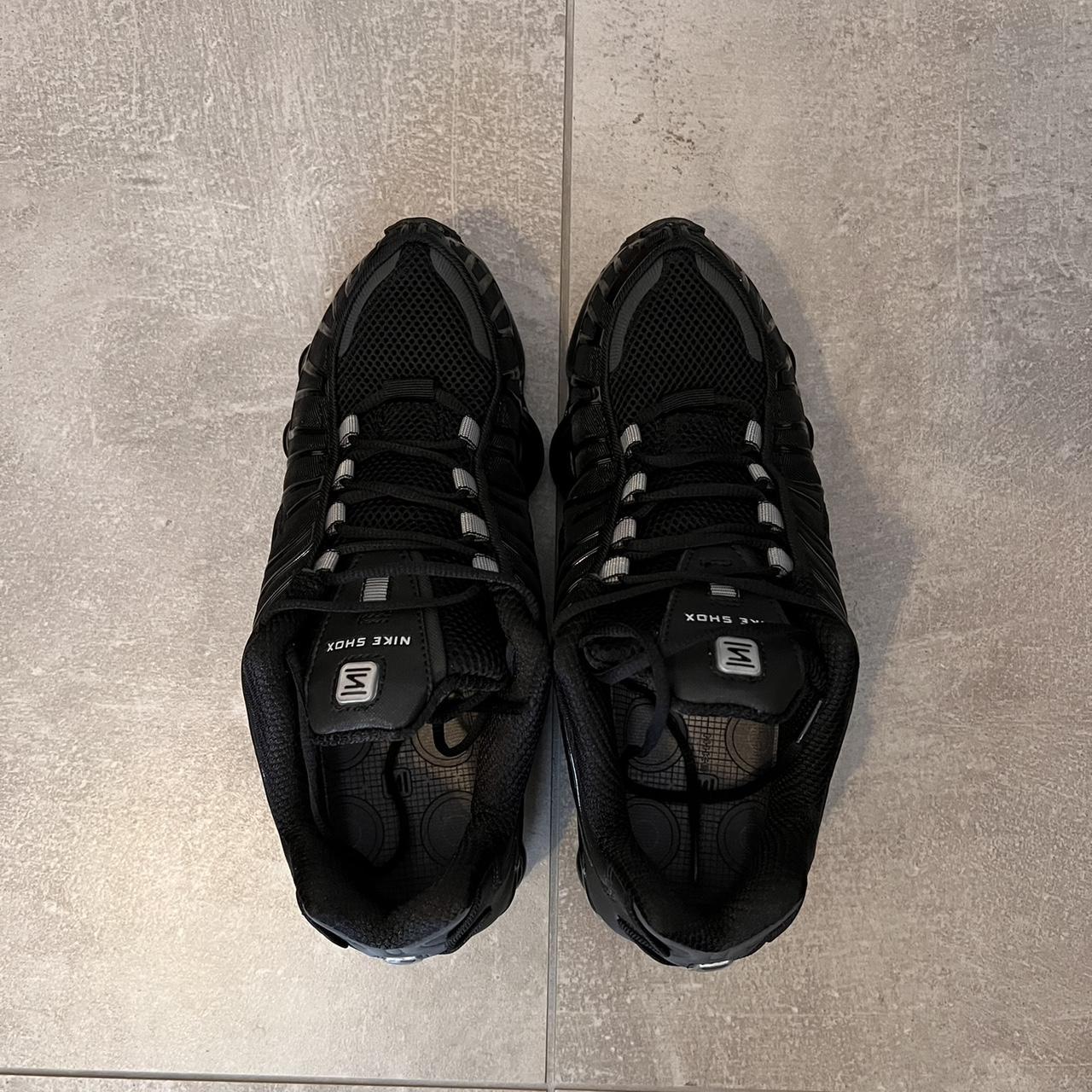 注文ページ NIKE SHOX TRIPLE BLACK SOLD!! • color triple black | Depop