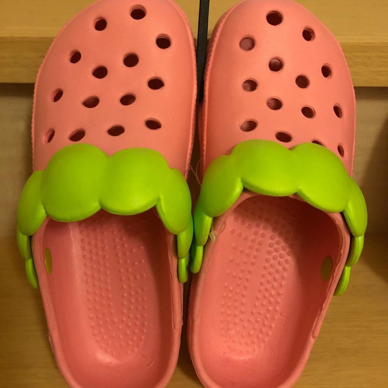iso !! ୨୧ ‧₊˚ ⋅ light pink strawberry crocs 💞 size... - Depop
