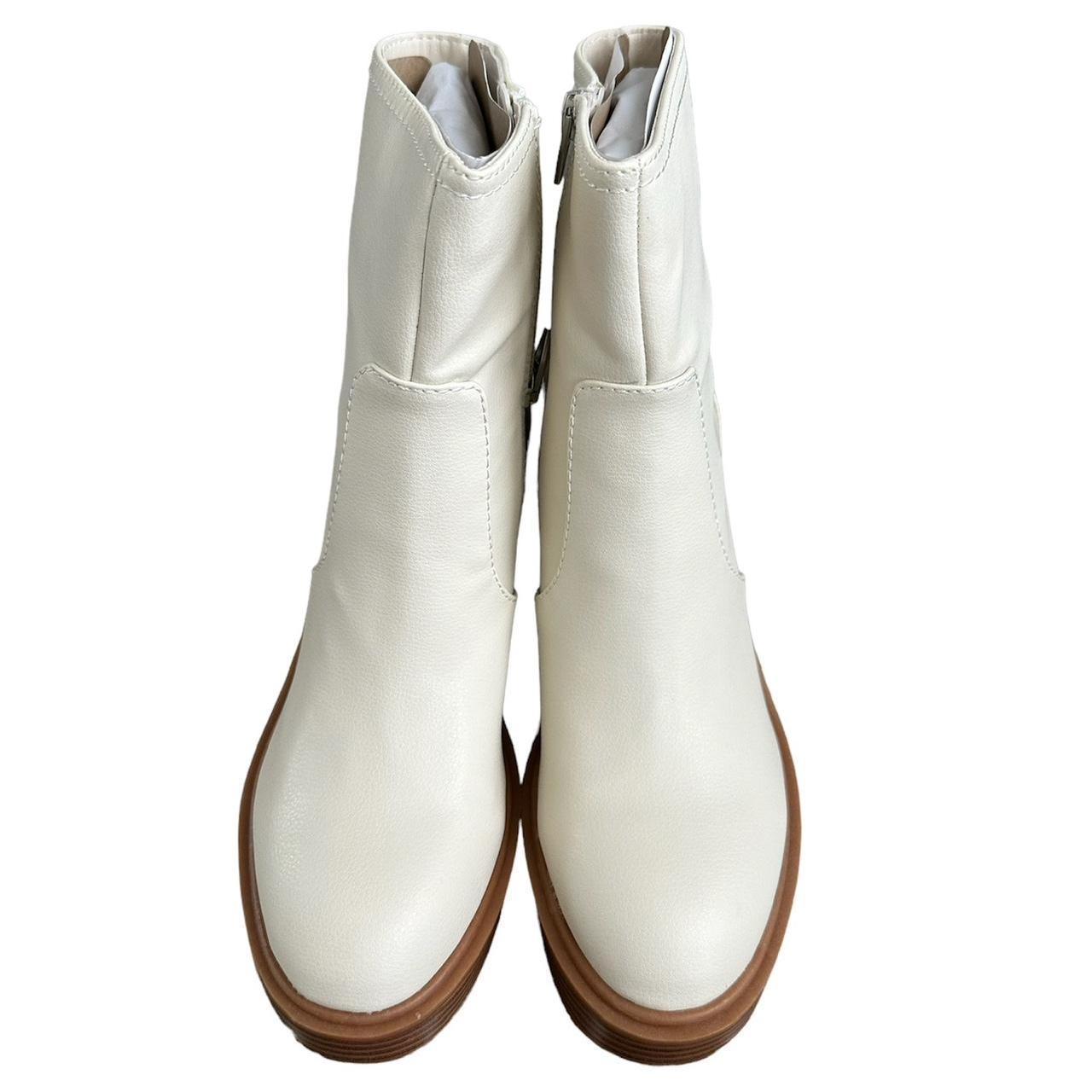 Dolce Vita Ivory Stella Boots Size 9, Designed