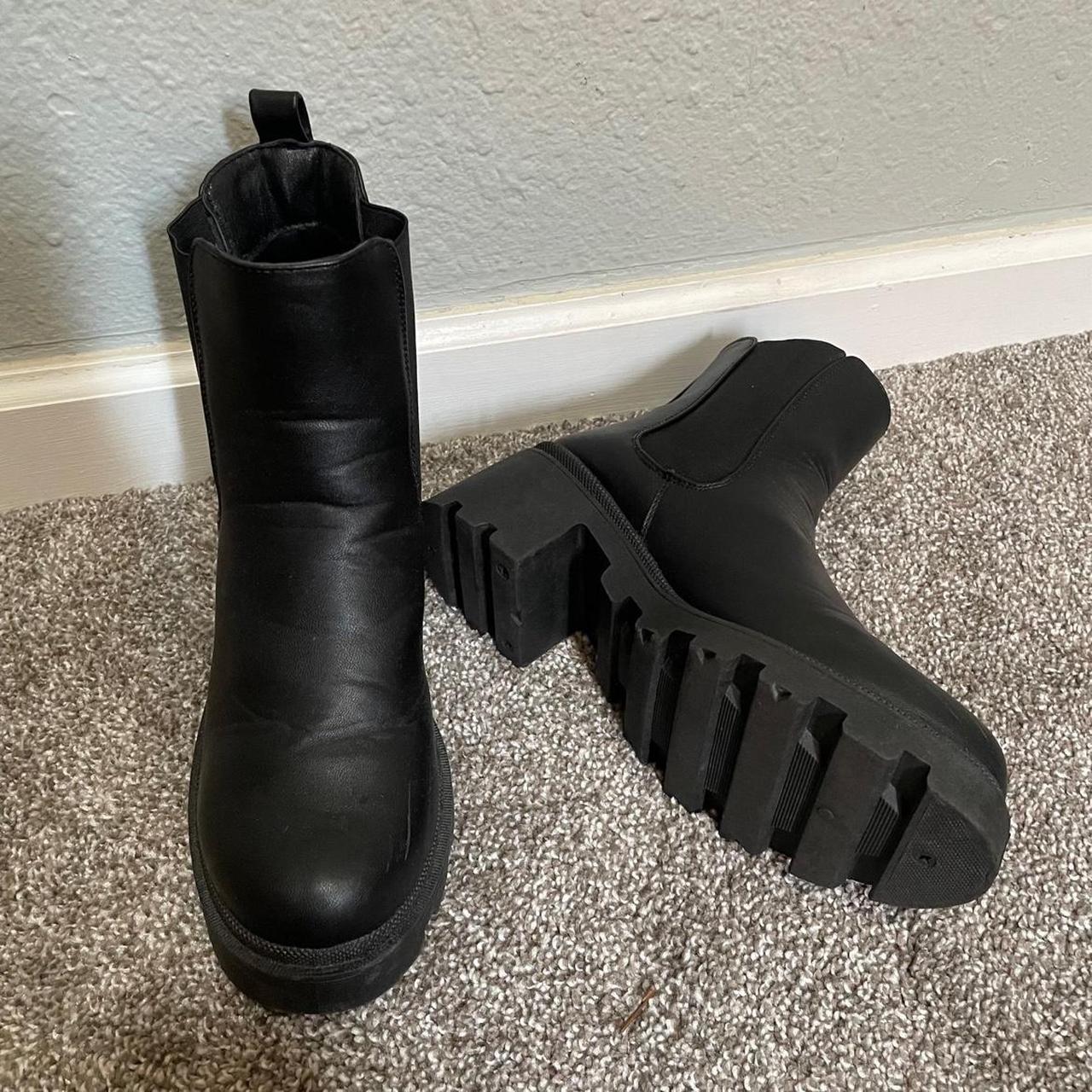 raid liza chelsea boots with chunky soles in black