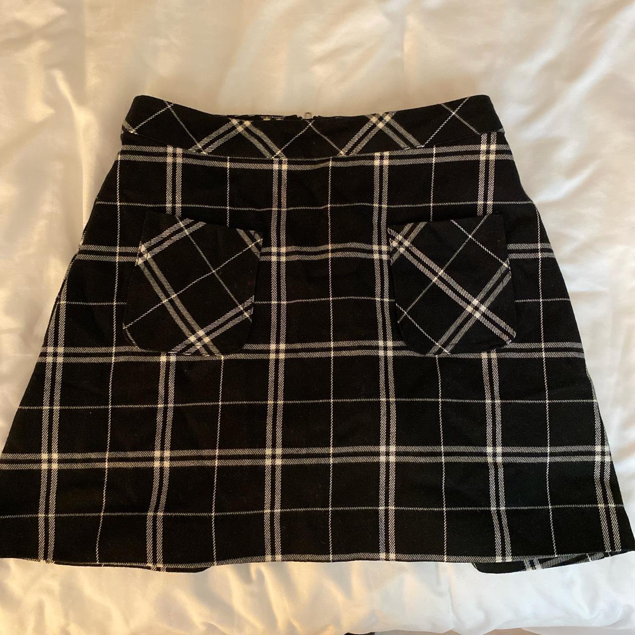 Black and white plaid skirt 🥲 perfect for fall!!