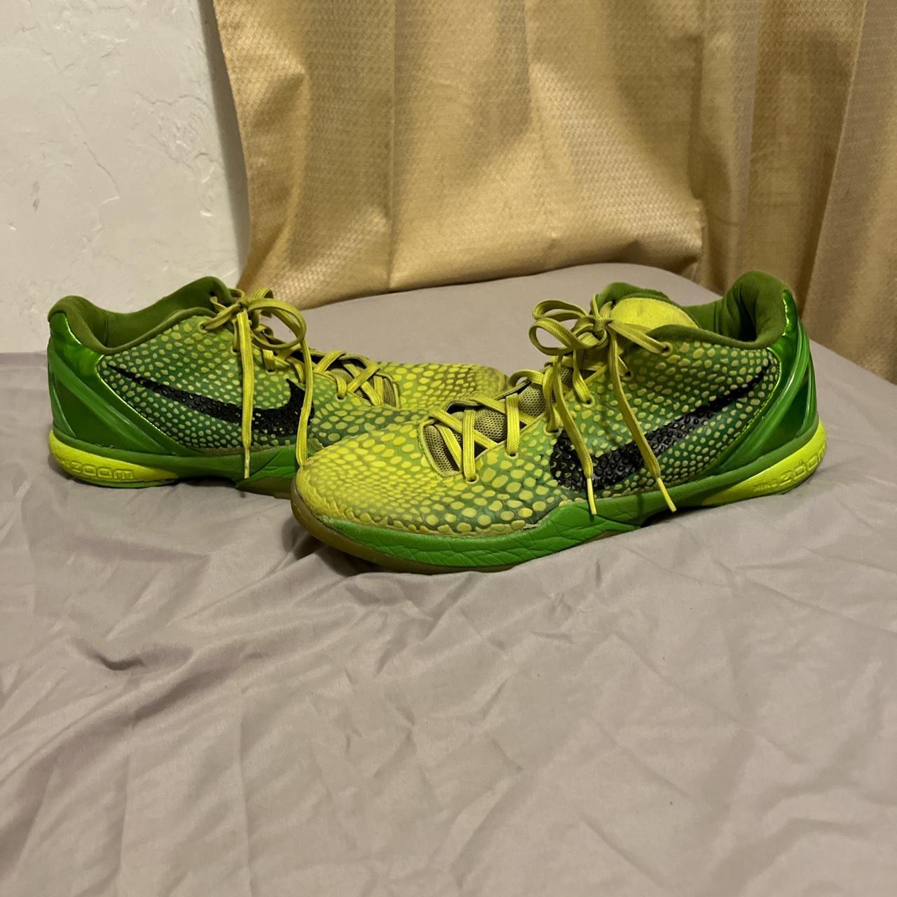 SUPER BEAT Kobe 6 Grinches Size-13 - Depop