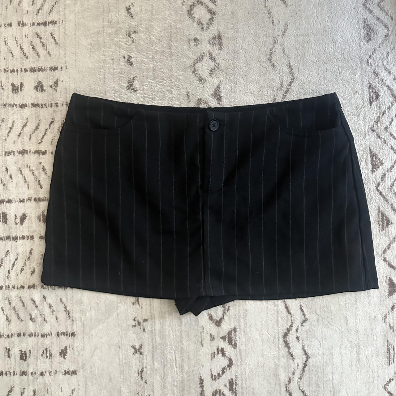 item listed by dizzy_closets