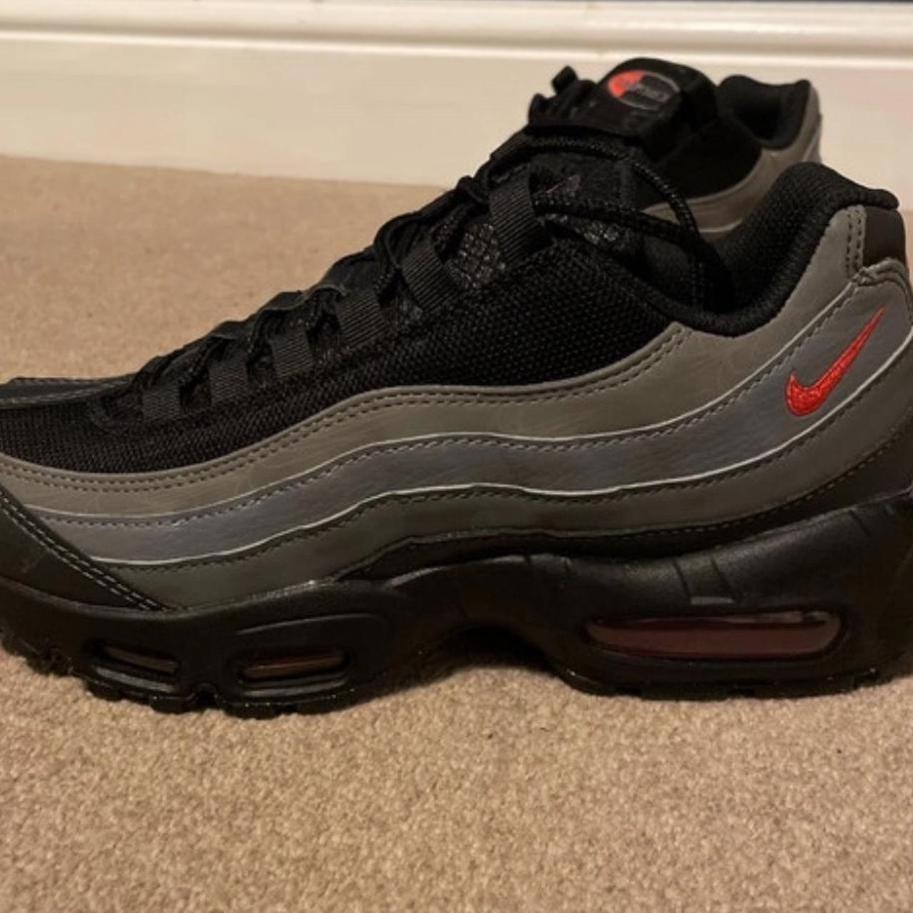 95s black and green