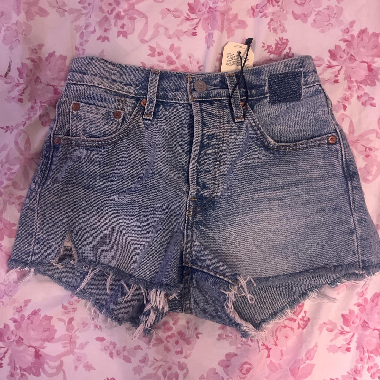 item listed by rainaaasaa
