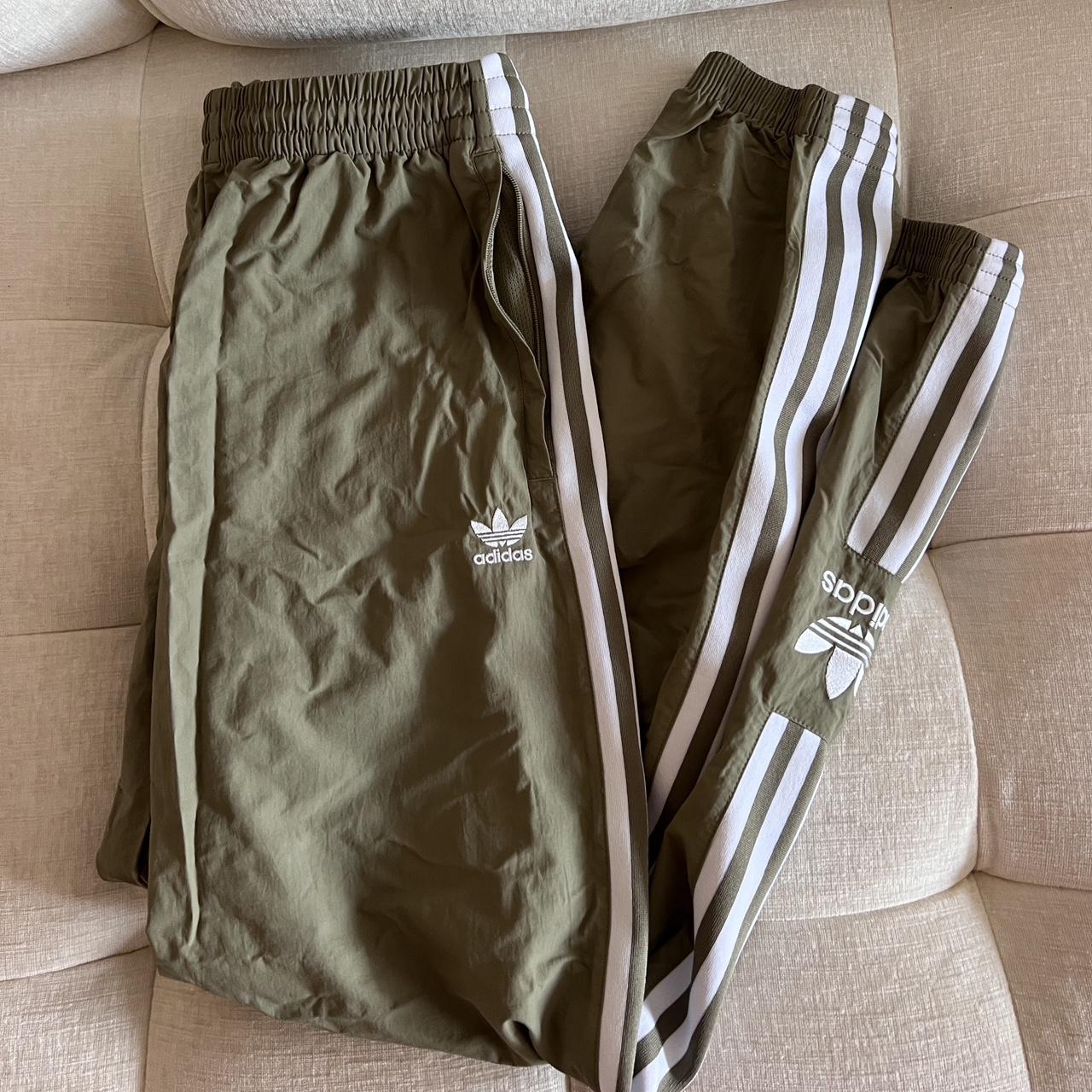 item listed by leona_k